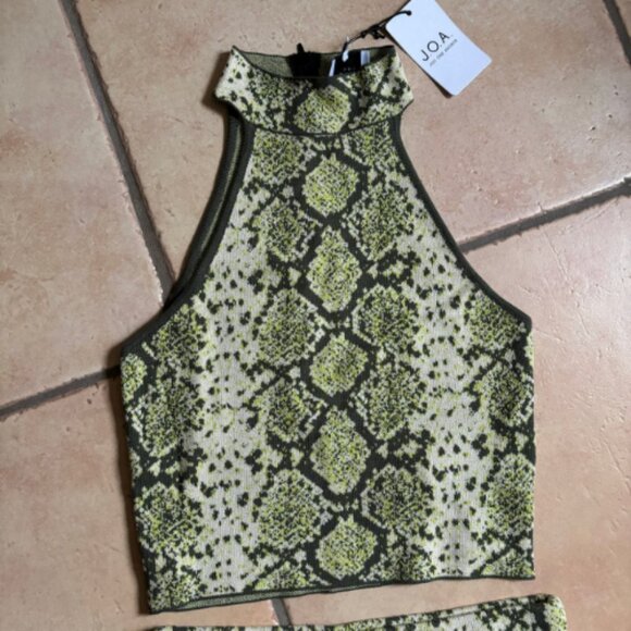 NWT TWO PIECE SET Snake Skin Outfit - Picture 2 of 5